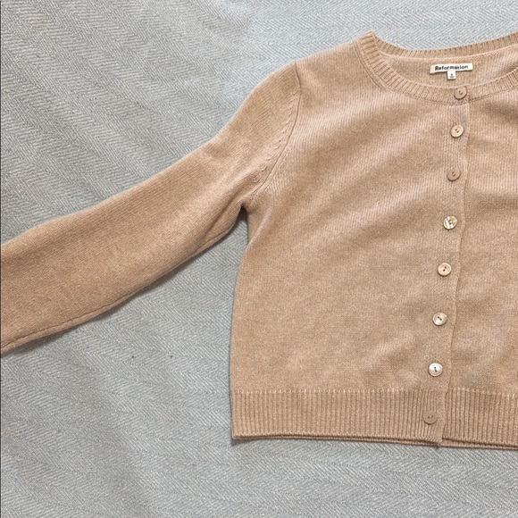 Reformation Women's Tan Small Cashmere Sweater - Picture 4 of 8